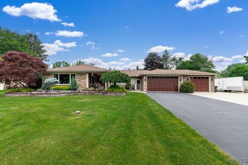22 Highland Dr, East Aurora, NY, 14052-1431 | Card Image