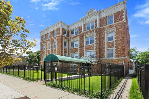 3w-7370 S South Shore Dr, Chicago, IL, 60649-3553 | Card Image