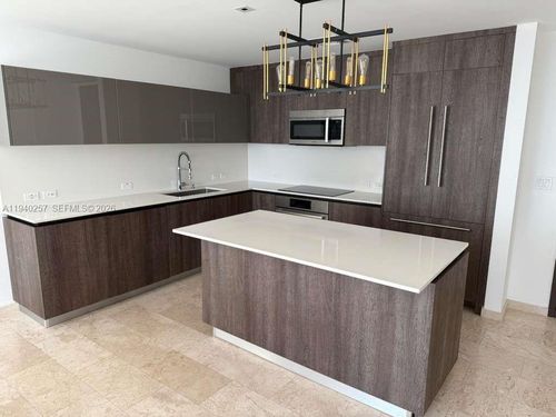 apt-2410-68 Se 6th St, Miami, FL, 33131-3491 | Card Image