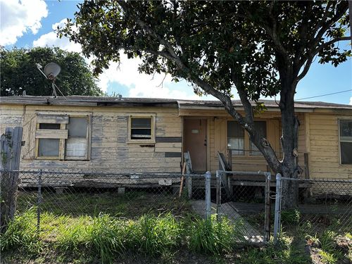 2201 Comanche St, Corpus Christi, TX, 78408-3807 | Card Image