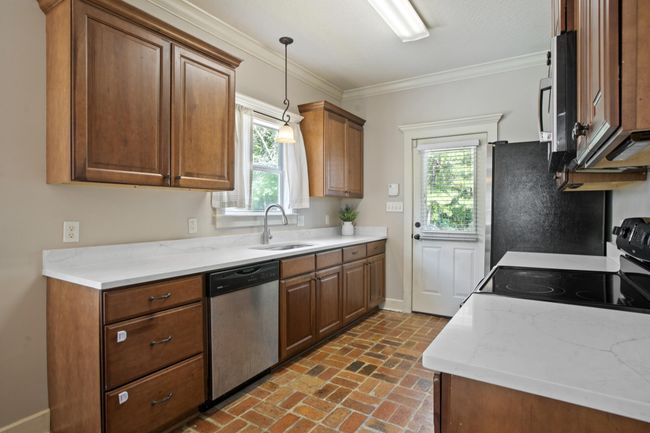 169 kitchen | Image 12
