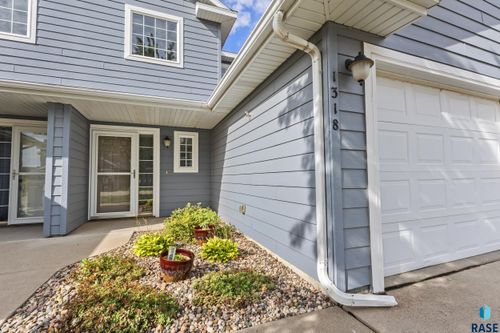 1318 N Fir Pl Place, Sioux Falls, SD, 57107 | Card Image