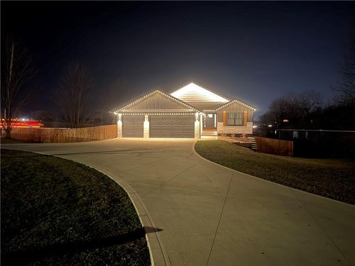 729 Hurley St, Peculiar, MO, 64078-9500 | Card Image