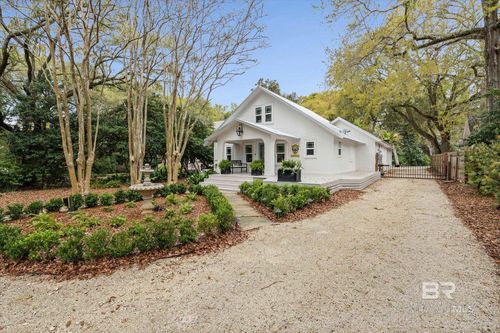 653 Fairhope Ave, Fairhope, AL, 36532-2044 | Card Image