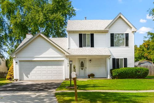 104 Parkwood Dr, Streamwood, IL, 60107-2241 | Card Image