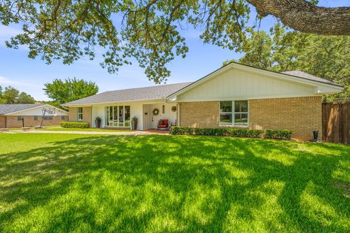 1423 Oak Hills Dr, Graham, TX, 76450-4906 | Card Image