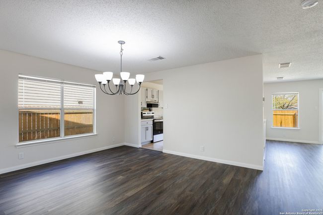 8611 Sierra Spgs, House other with 4 bedrooms, 3 bathrooms and null parking in Converse TX | Image 7