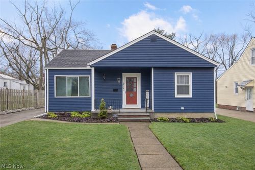 370 Taft Ave, Bedford, OH, 44146-2827 | Card Image