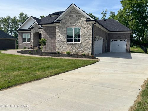 212 Cherokee Dr, Shelbyville, KY, 40065-2909 | Card Image