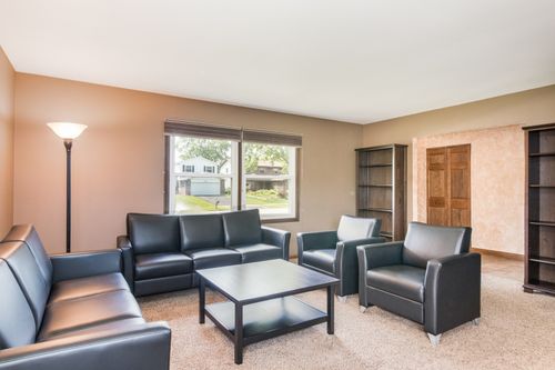 1028 Knollwood Ln, Bartlett, IL, 60103-4407 | Card Image
