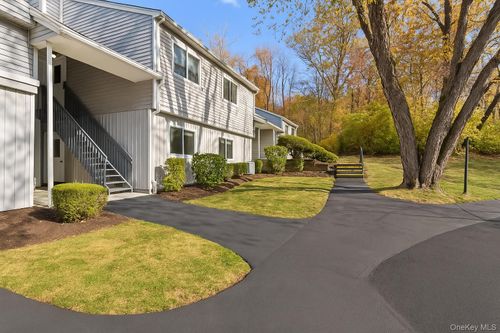 apt-d-148 Flintlock Way, Yorktown Heights, NY, 10598-1342 | Card Image