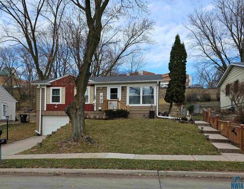 1807 W 25th St, Sioux City, IA, 51103-1707 | Card Image