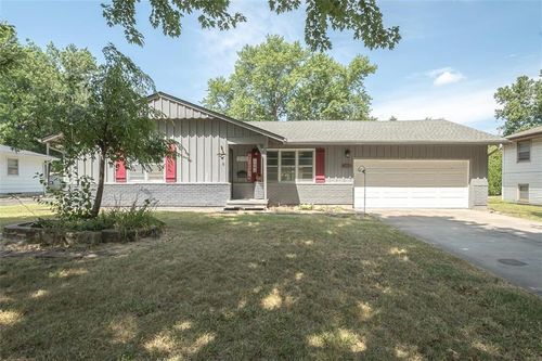 1222 S Maple St, Ottawa, KS, 66067-3433 | Card Image