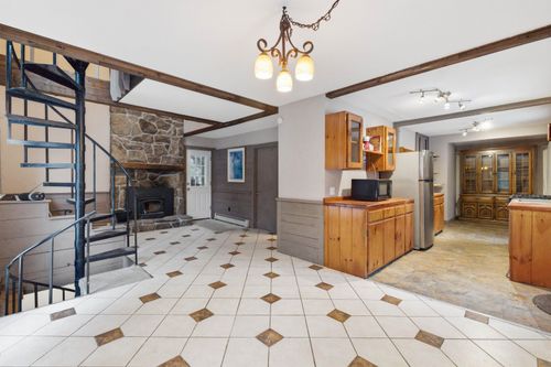 205 W Unity Rd, Claremont, NH, 03743-7331 | Card Image