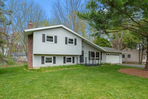 5662 Lamplighter Ln, Kalamazoo, MI, 49009-1808 | Card Image
