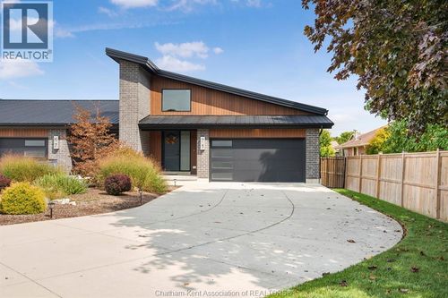 71 Clara Cres, Chatham, ON, N7M0R8 | Card Image