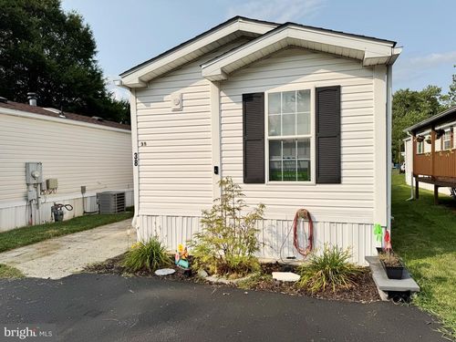 38 Rosewood Ln, Phoenixville, PA, 19460-2385 | Card Image