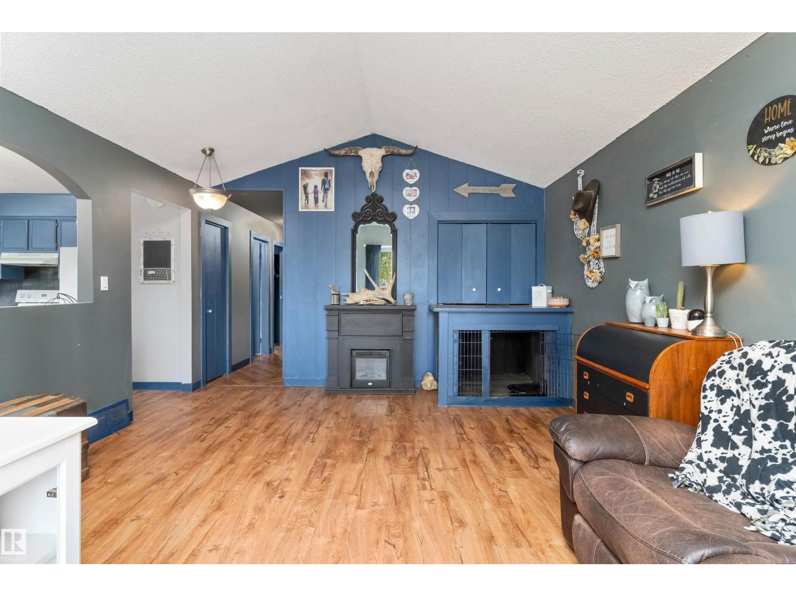 Residential in Hay Lakes 5