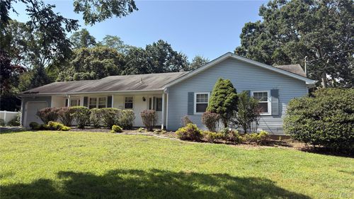 128 Rocky Point Landing Road, Brookhaven, NY, 11778 | Card Image
