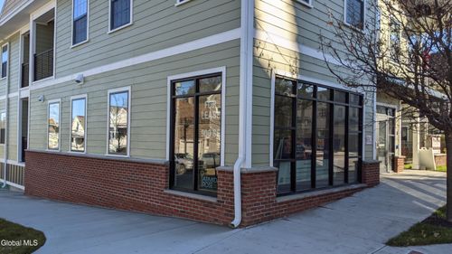 823 Eastern Ave, Schenectady, NY, 12308-3344 | Card Image