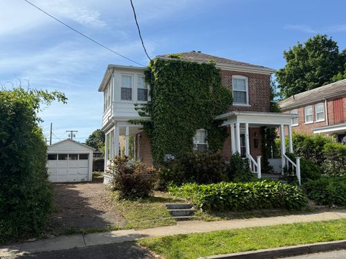27 Longview Ave, Fairfield, CT, 06824-6117 | Card Image