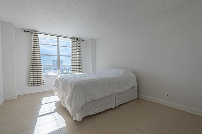 1021 - 3800 S Ocean Drive, Condo with 2 bedrooms, 2 bathrooms and null parking in Hollywood FL | Image 19