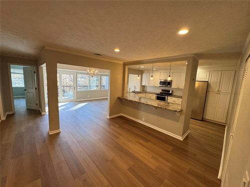 62 Dunwoody Springs Dr, Atlanta, GA, 30328-4556 | Card Image