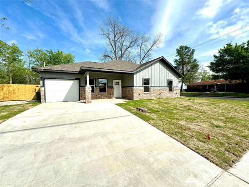 3415 Henderson St, Greenville, TX, 75401-8408 | Card Image