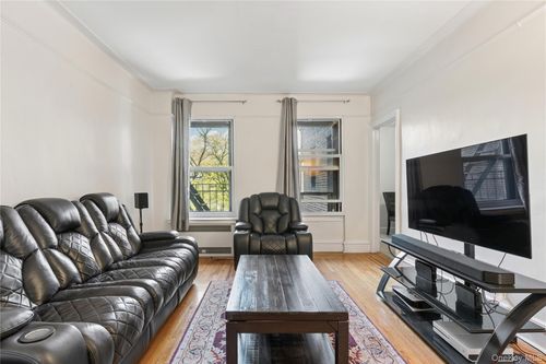 3o-73-20 Austin St, Forest Hills, NY, 11375-6202 | Card Image