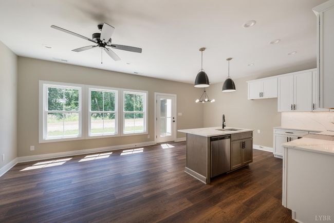61 Luke Ct, Townhouse with 3 bedrooms, 3 bathrooms and null parking in Rustburg VA | Image 7
