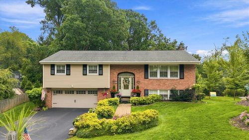 459 Troutwood Dr, Mccandless, PA, 15237 | Card Image