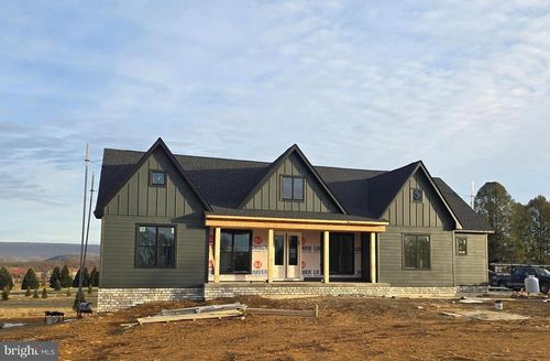 10 Mistletoe Lane, SHEPHERDSTOWN, WV, 25443 | Card Image