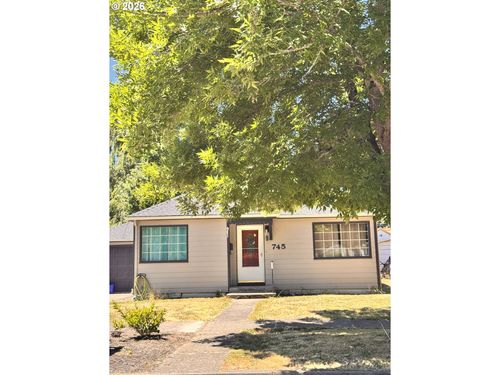 745 20th St Ne, Salem, OR, 97301-2717 | Card Image