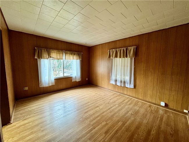 1043 Irwin St, House other with 3 bedrooms, 2 bathrooms and null parking in Aliquippa PA | Image 5