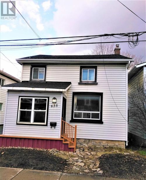 635 Victoria St, Kingston, ON, K7K4S3 | Card Image