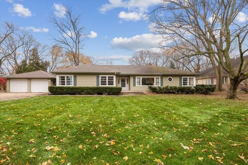 223 S Glendale Ave, Barrington, IL, 60010-4636 | Card Image