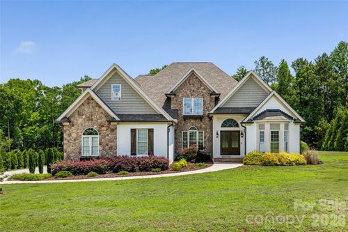 2015 Pierson Dr, Lancaster, SC, 29720-4505 | Card Image