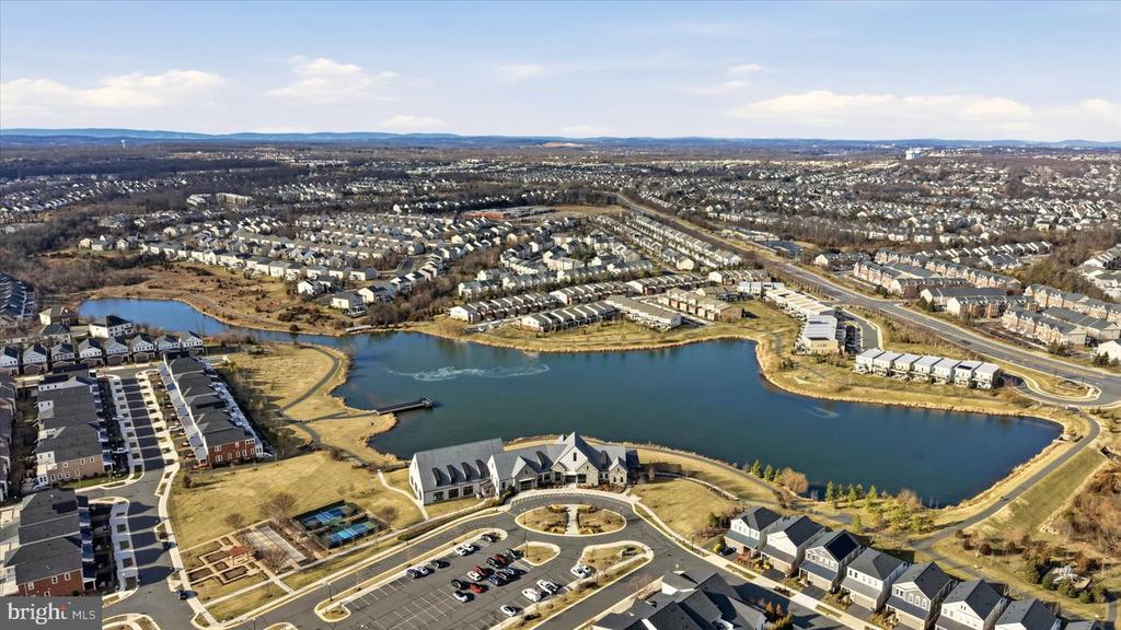Residential in ASHBURN