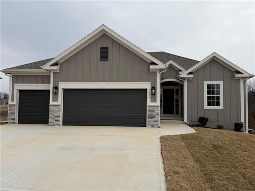 1059 Fir Ln, Liberty, MO, 64068-4315 | Card Image