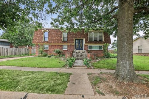 4712 Tonga Dr, Saint Louis, MO, 63128-3122 | Card Image