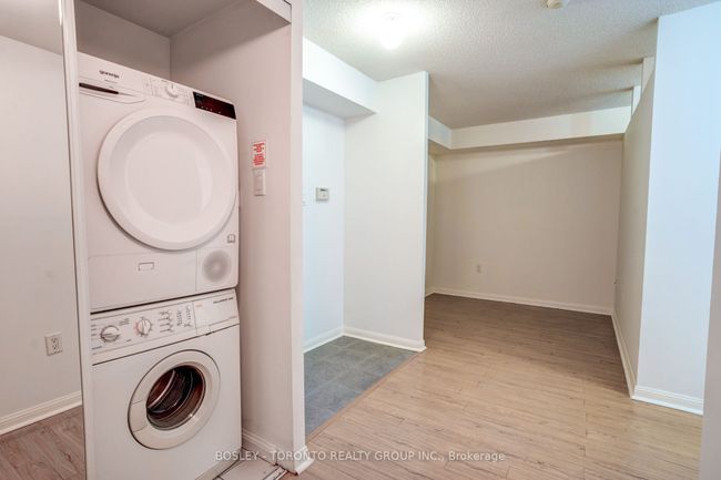 504 - 109 Front St E, Condo with 3 bedrooms, 1 bathrooms and 1 parking in Toronto ON | Image 11