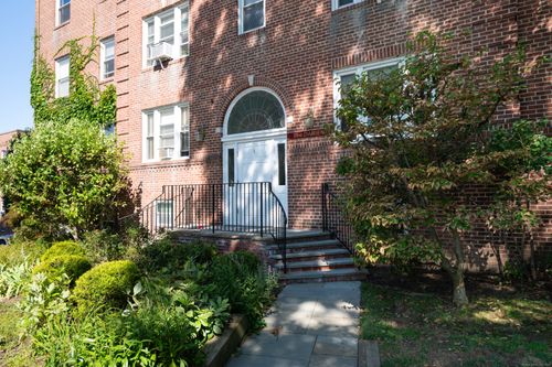 apt-1-3b-70 Strawberry Hill Ave, Stamford, CT, 06902-2621 | Card Image