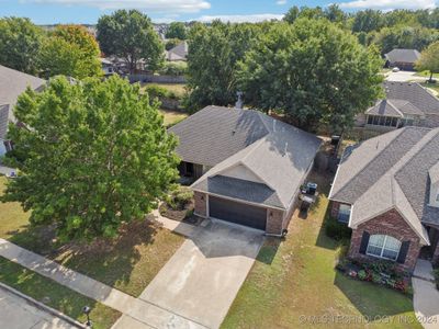 9932 E 124th Street S, House other with 4 bedrooms, 2 bathrooms and null parking in Bixby OK | Image 2