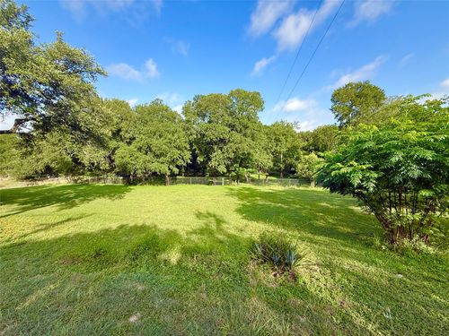 909 Center Cir, Salado, TX, 76571-9502 | Card Image