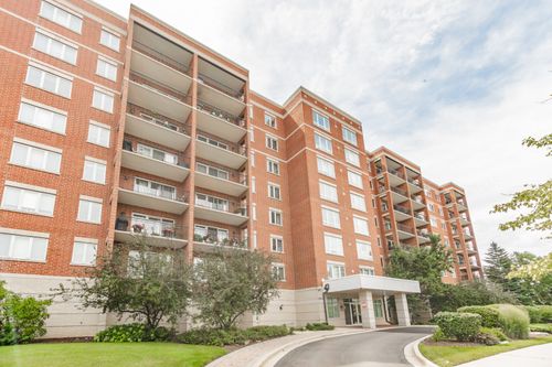 901-5555 N Cumberland Ave, Chicago, IL, 60656-4804 | Card Image