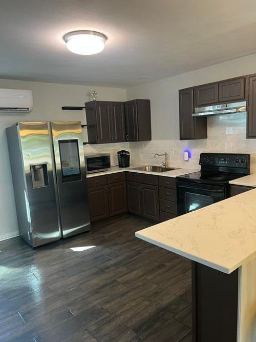 300 Avenue E, Ballinger, TX, 76821 | Card Image