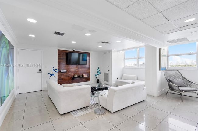 APT-1101 - 1830 S Ocean Dr, Condo with 3 bedrooms, 3 bathrooms and null parking in Hallandale Beach FL | Image 17