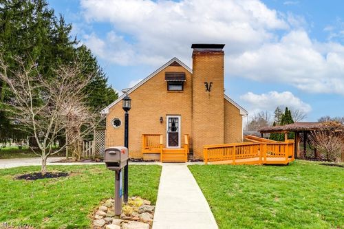 5918 Mapledell St Nw, Canton, OH, 44718-1134 | Card Image