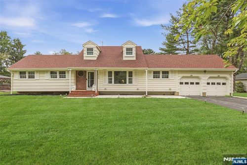 628 Lamanna Dr, River Vale, NJ, 07675-5937 | Card Image