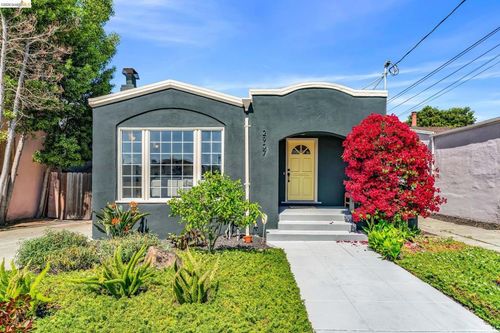 2907 Seminary Ave, Oakland, CA, 94605-1505 | Card Image